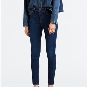 🔥 TODAY ONLY PRICE DROP 🔥

 Like NEW Levis 720 Super Skinny